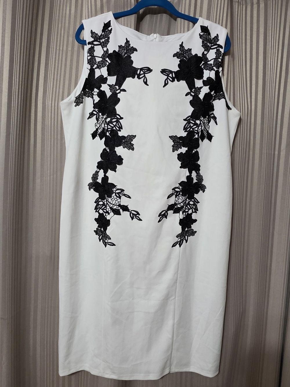 Nina Leonard White Midi Dress with Black Floral Appliqué. NWOT